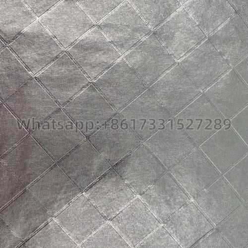 Tela impermeable con patrón plateado